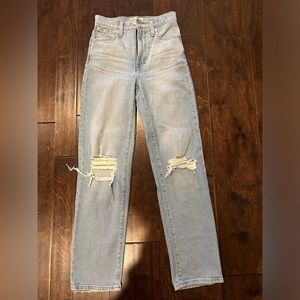 ✨ Madewell “The Perfect Vintage Straight Jean”. Size 23. Fits like a 24.